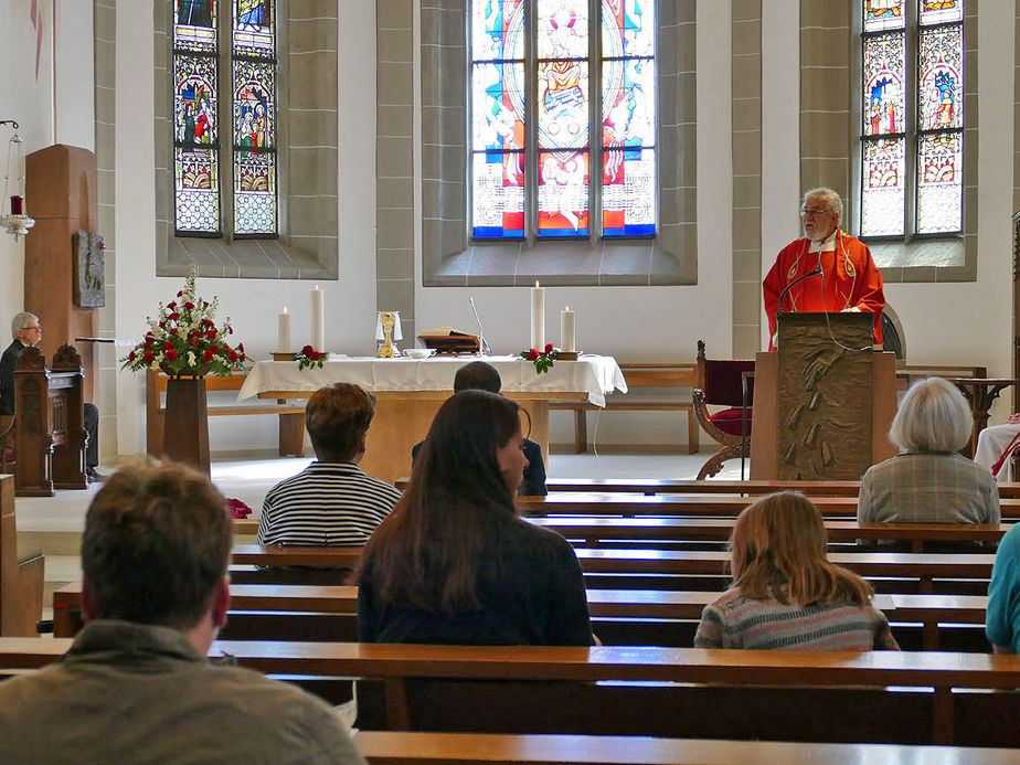 Pfingsten in der renovierten Stadtpfarrkirche St. Crescentius (Foto: Karl-Franz Thiede)